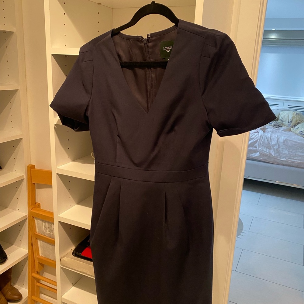 Doesn’t fit.  Great dress for business